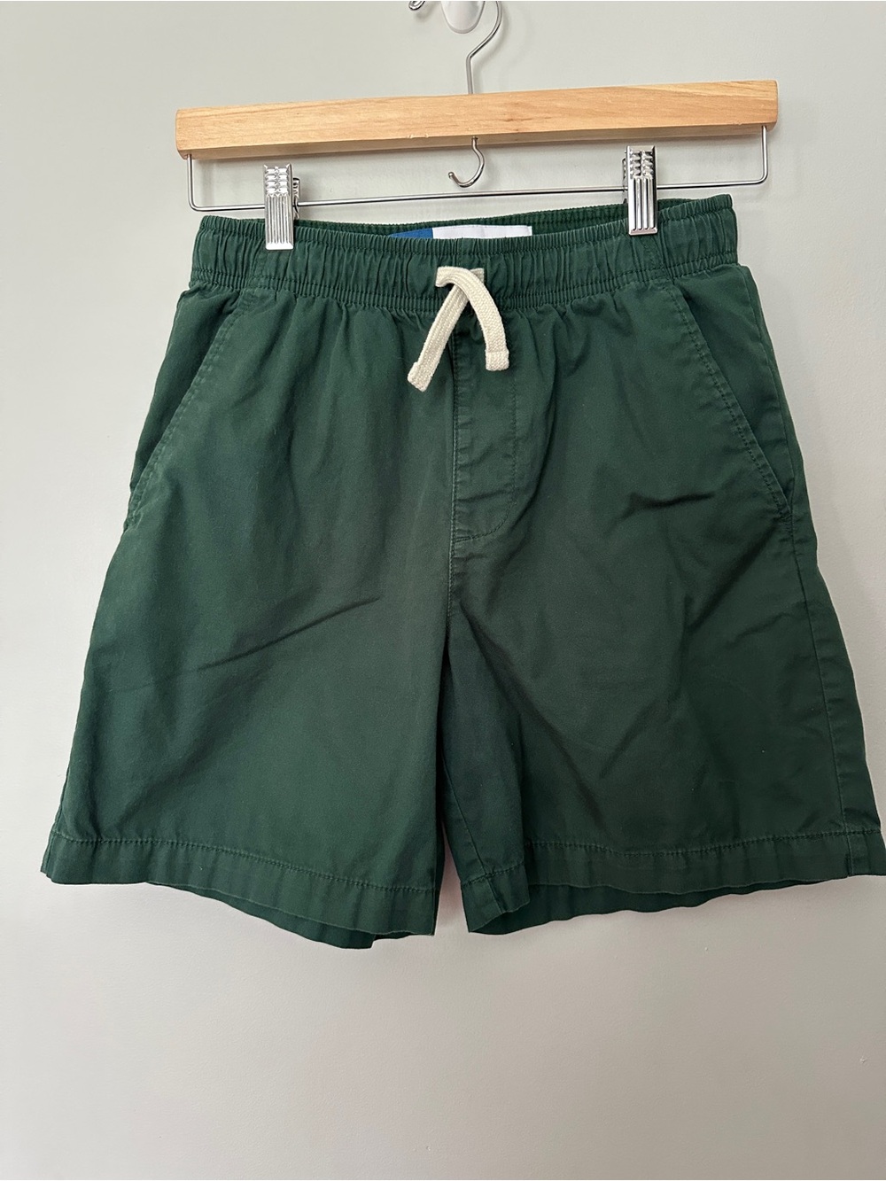 Hunter Green Old Navy Boys Dock Shorts, size XL. Cotton pull on shorts.